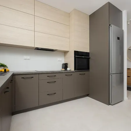 公寓 Spacious With Balcony For 6 People In By Renters 华沙