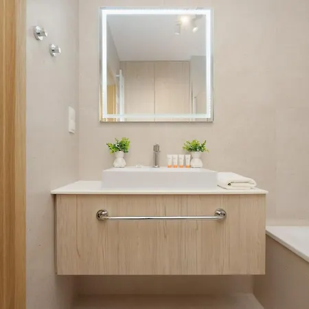 公寓 Spacious With Balcony For 6 People In By Renters 华沙
