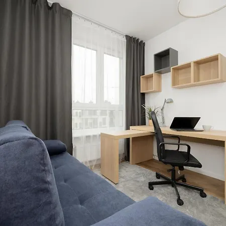 Spacious With Balcony For 6 People In By Renters Warsaw