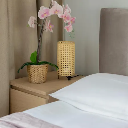 Apartment Spacious With Balcony For 6 People In By Renters Warsaw