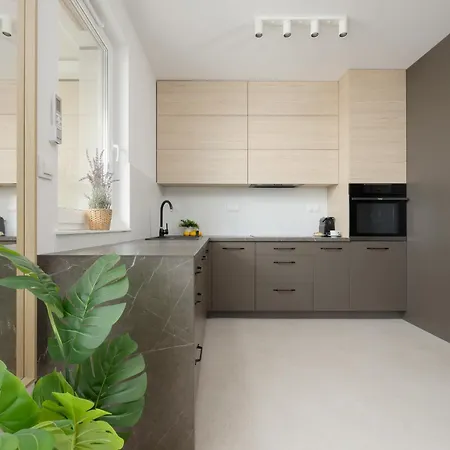 Apartment Spacious With Balcony For 6 People In By Renters *